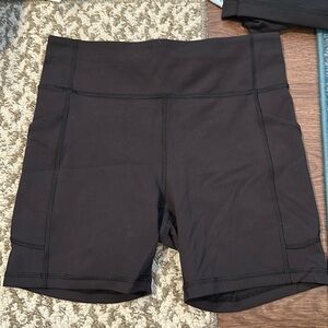 Lululemon Invigorate 6” Shorts